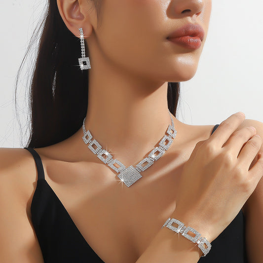 Silver Hues Necklace Set